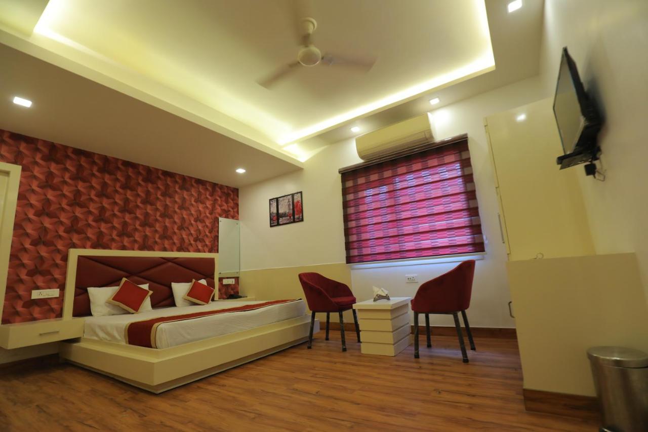 Hotel Sahib'S Red Carpet - Family & Corporate Hotel Chain Agra  Eksteriør bilde