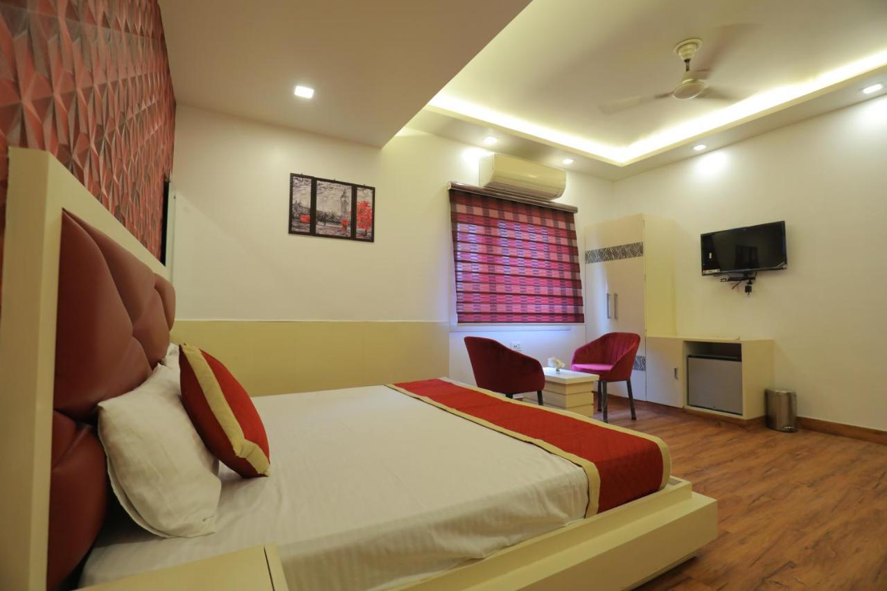 Hotel Sahib'S Red Carpet - Family & Corporate Hotel Chain Agra  Eksteriør bilde
