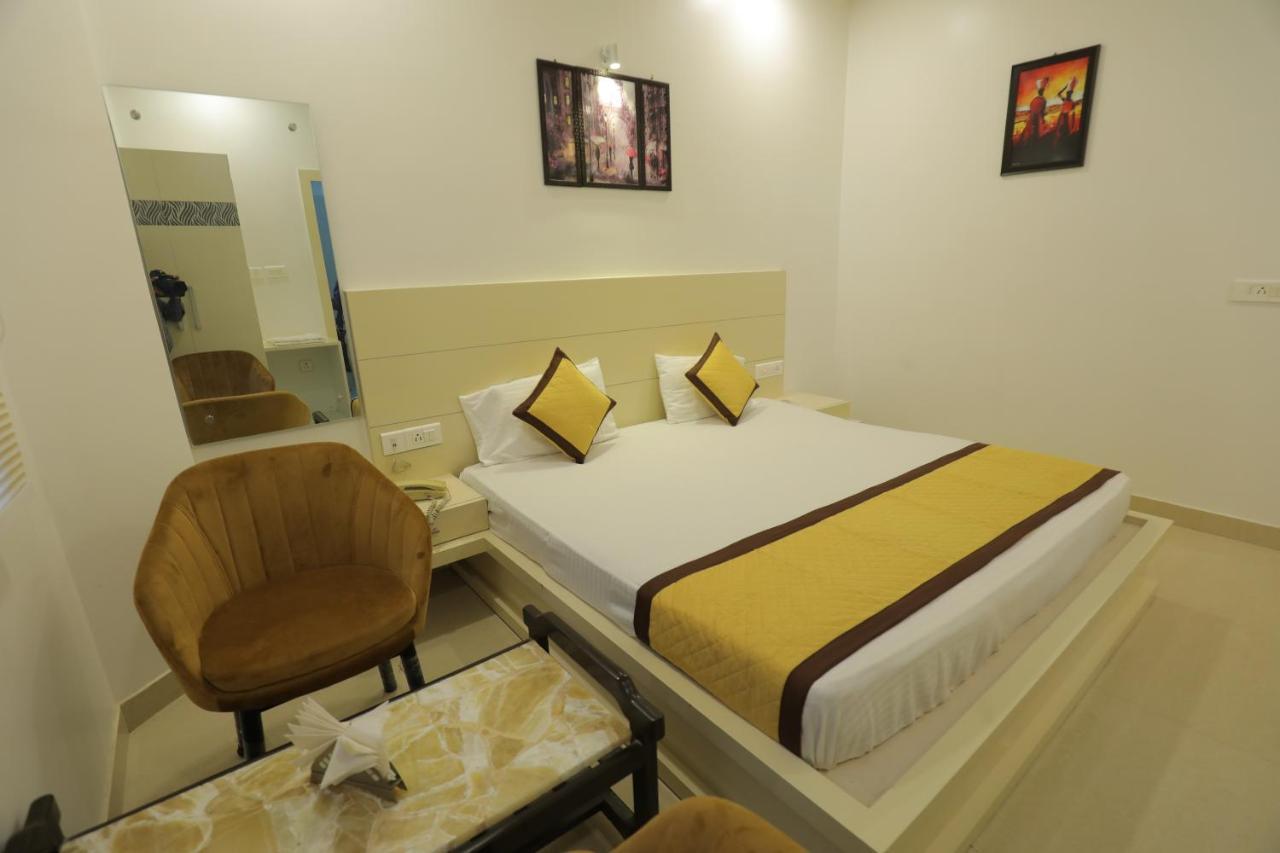 Hotel Sahib'S Red Carpet - Family & Corporate Hotel Chain Agra  Eksteriør bilde